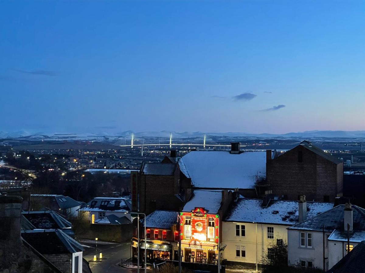 Carvetii - Edward House D - 2 Dbl Bed 2nd Floor Flat Apartment Dunfermline